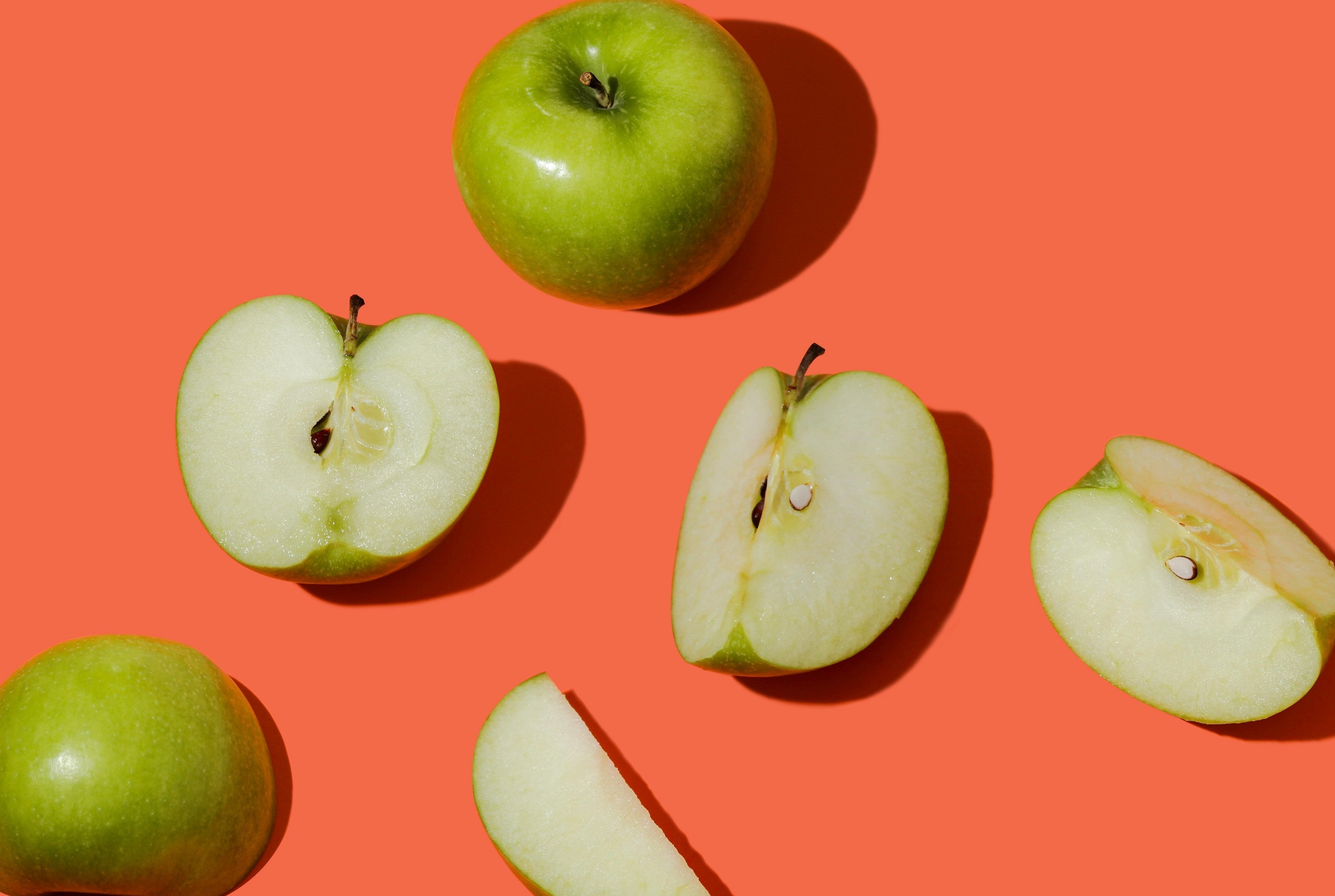 organic apple slices - blog by Living Juice makers of organic cold-pressed fruit and vegetable Living Juice