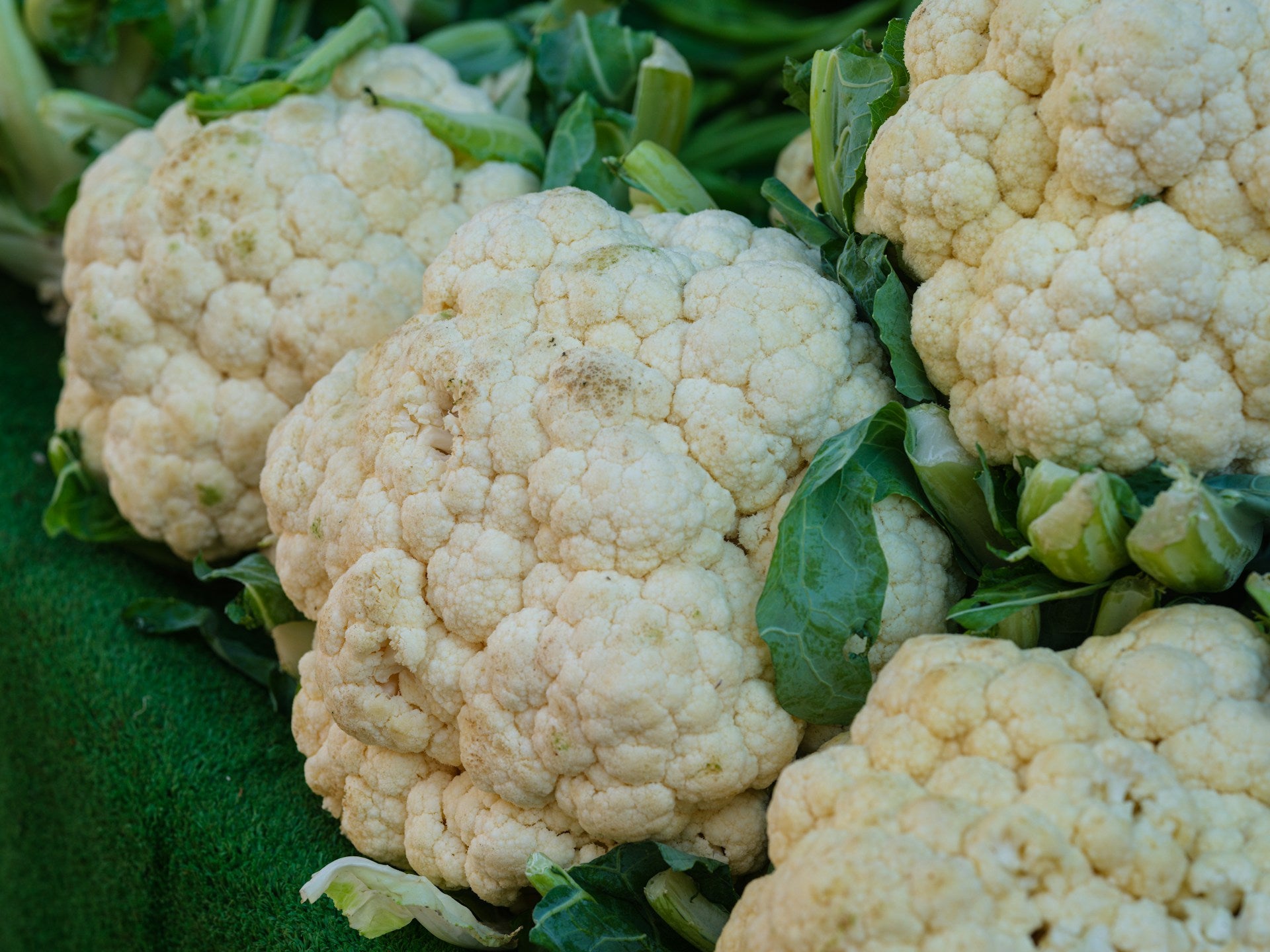 vegan cauliflower- O2 Living blog makers of organic cold-pressed fruit and vegetable Living Juice