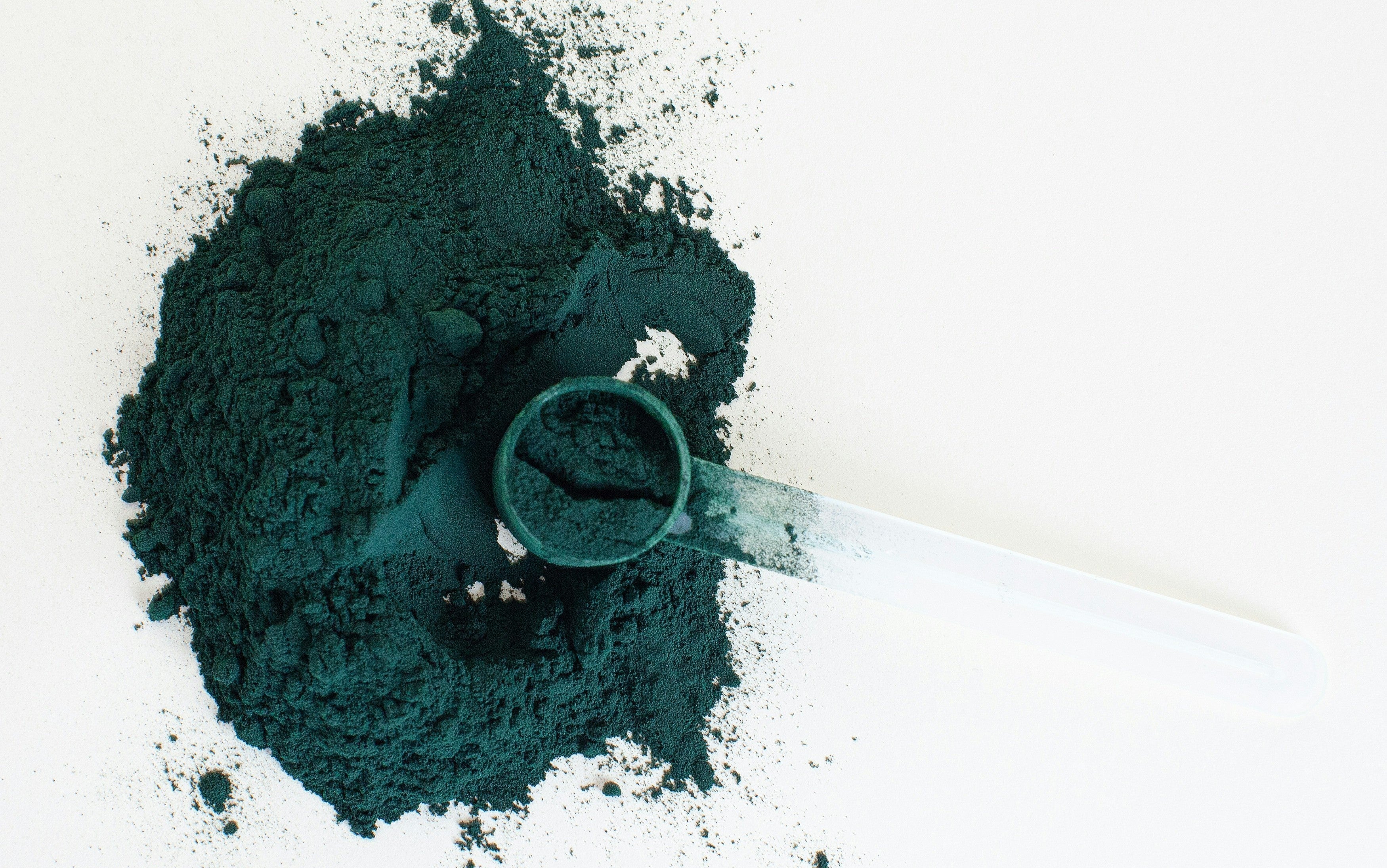 Greens powders - blog by makers of organic cold-pressed fruit and vegetable Living Juice