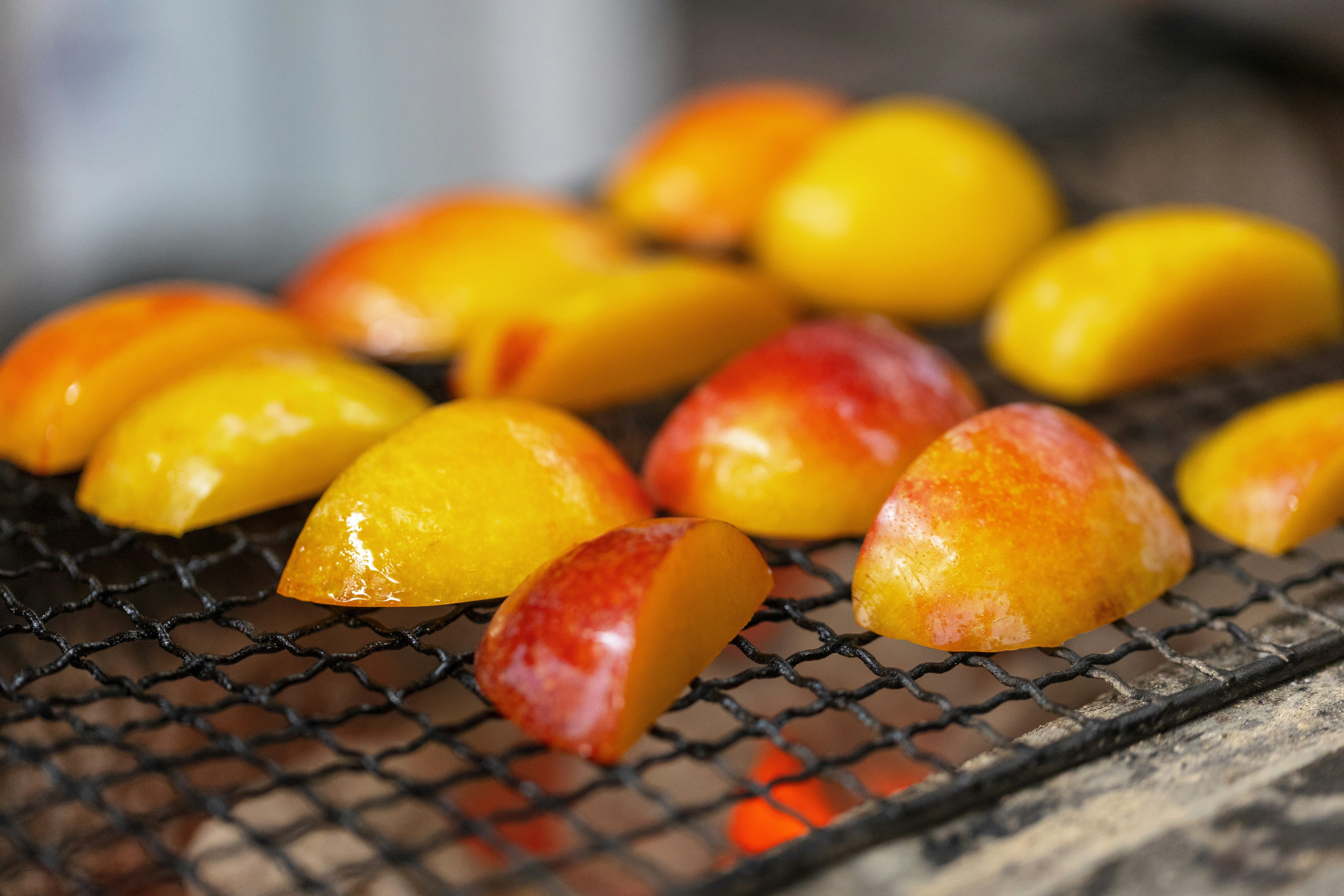 Organic grilled peaches - recipe by makers of organic cold-pressed fruit and vegetable Living Juices