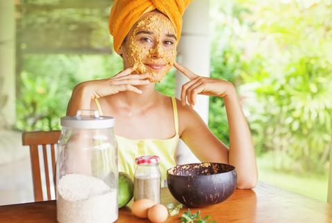 Girl with mask on blog by O2 Living - makers of organic cold-pressed fruit and vegetable Living Juice 