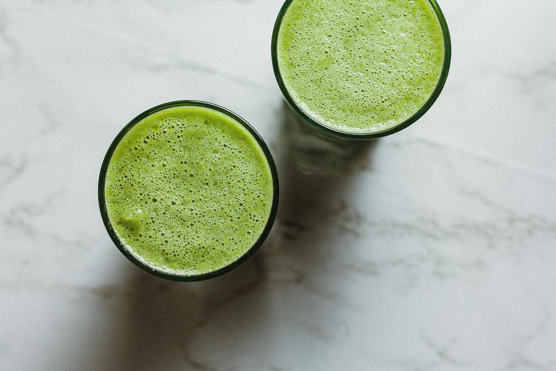 green smoothie-- O2 Living blog makers of organic cold-pressed fruit and vegetable Living Juice
