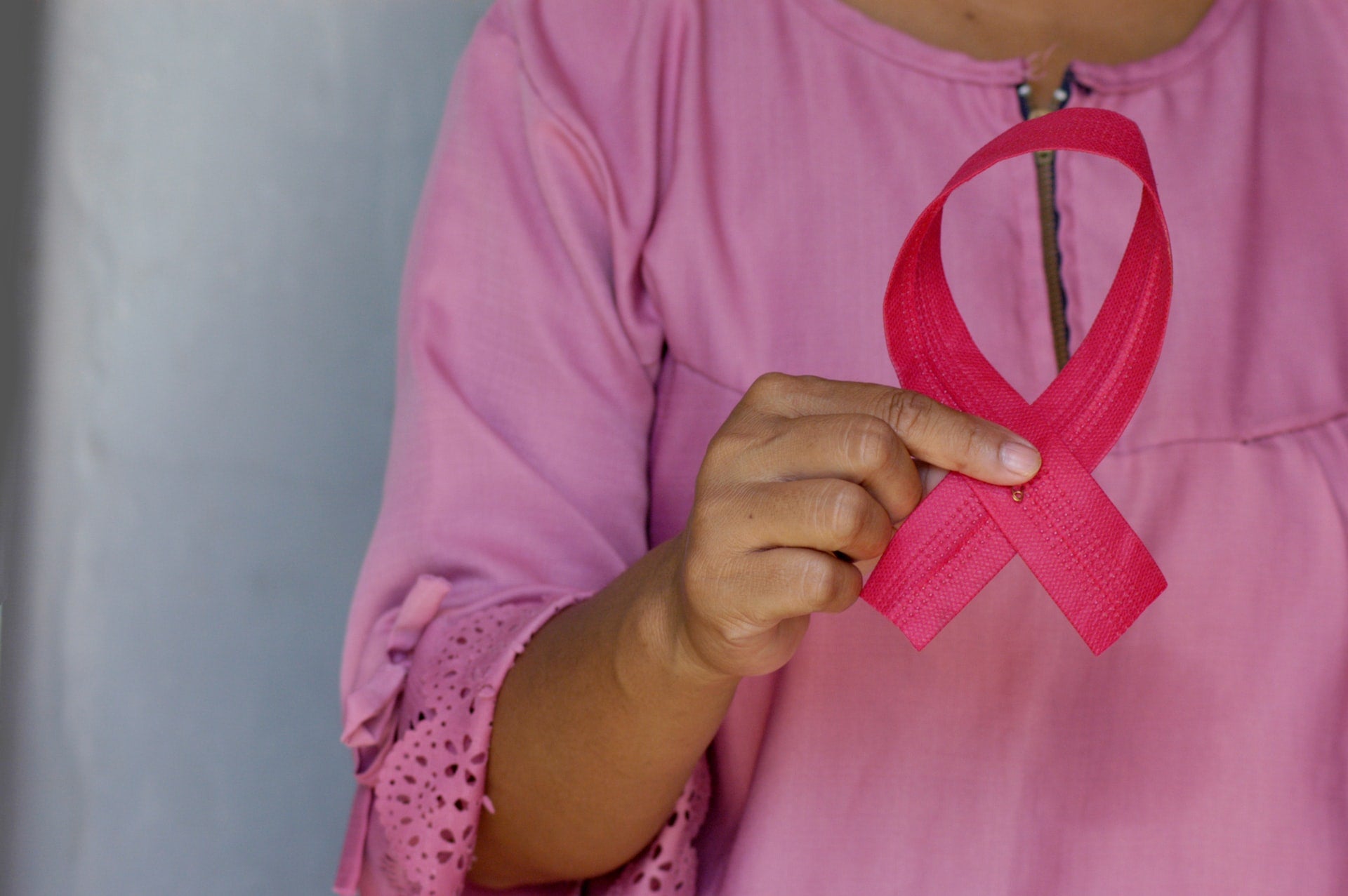 breast cancer awareness- O2 Living blog makers of organic cold-pressed fruit and vegetable Living Juice