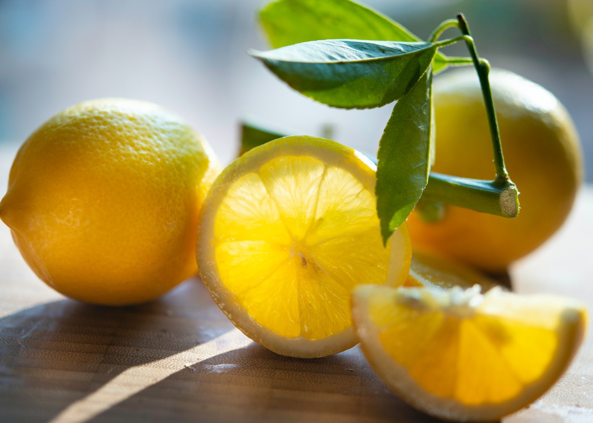 organic lemons- O2 Living blog makers of organic cold-pressed fruit and vegetable Living Juice