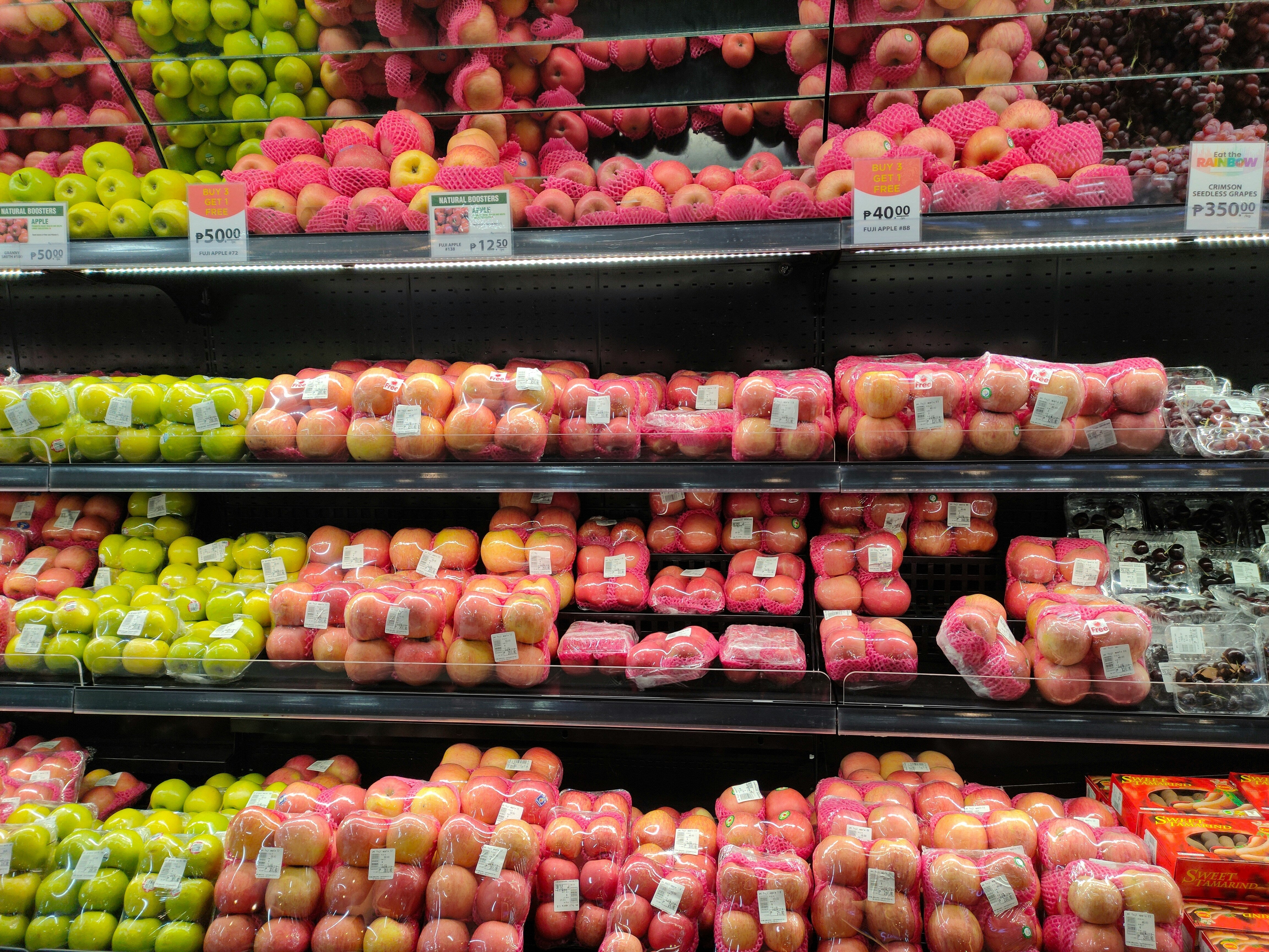 Fruits at grocery store - blog by O2 Living makers of organic cold-pressed living juice