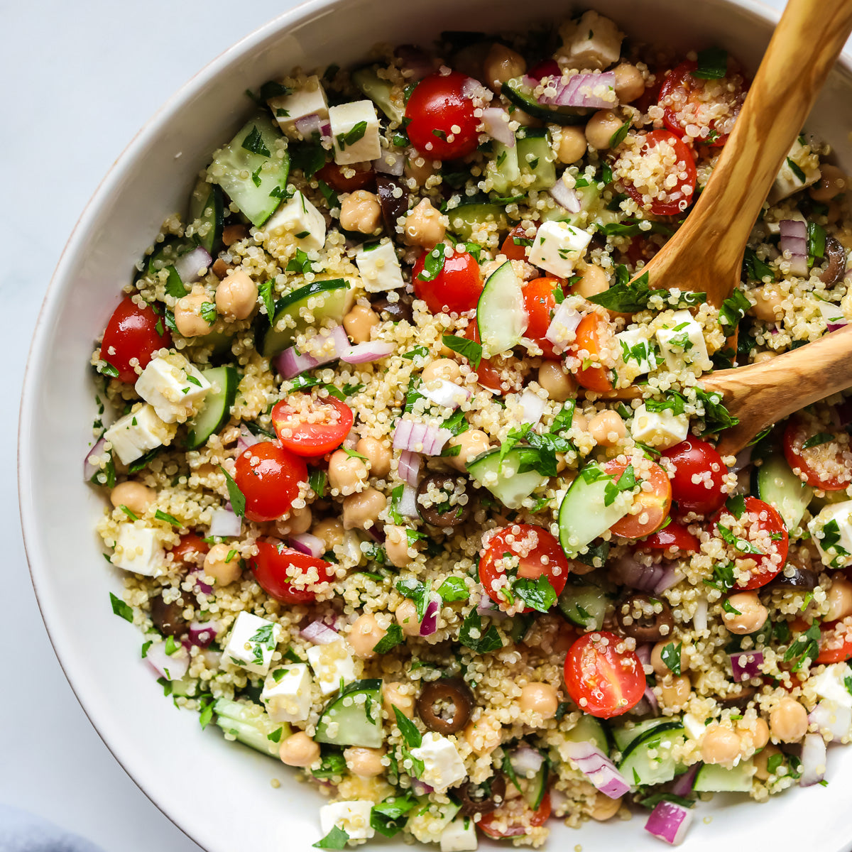 organic quinoa salad- O2 Living blog makers of organic cold-pressed fruit and vegetable Living Juice